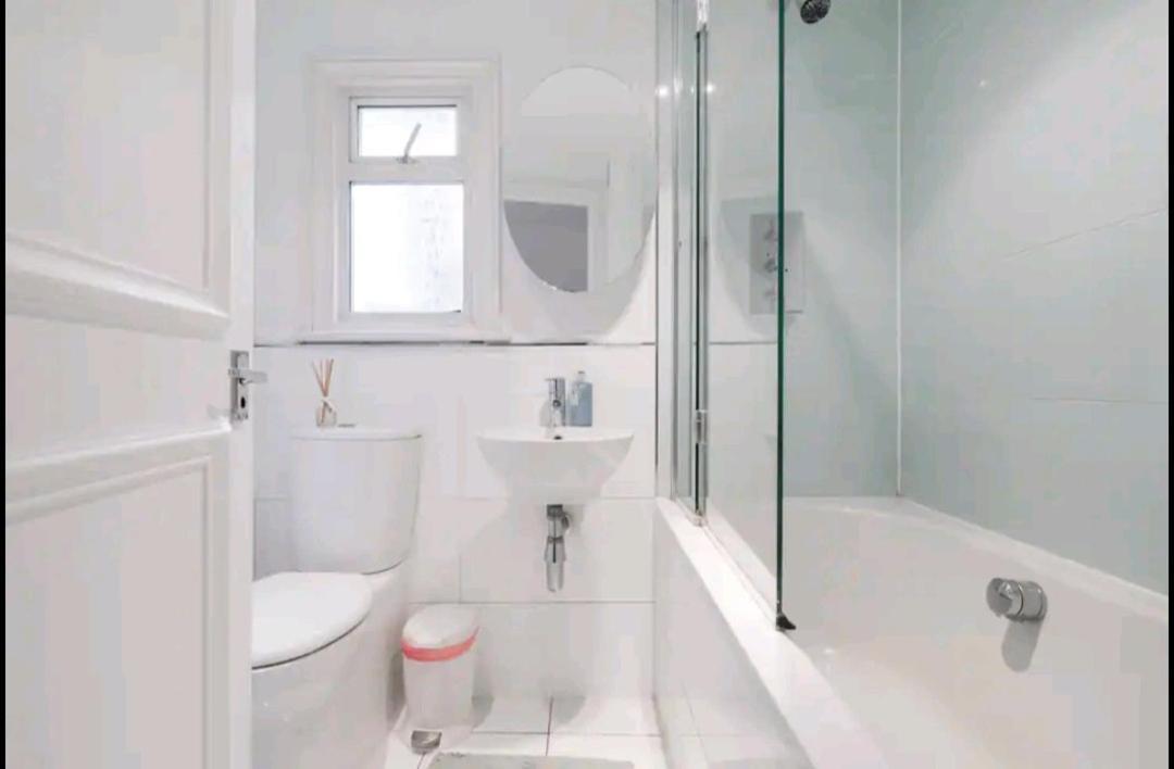 Stylish Room With Private Bath & Terrace In Super Central Clapham Junction Minutes From Victoria, Waterloo ลอนดอน ภายนอก รูปภาพ