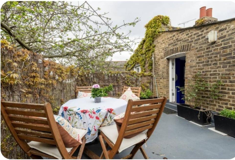 Stylish Room With Private Bath & Terrace In Super Central Clapham Junction Minutes From Victoria, Waterloo ลอนดอน ภายนอก รูปภาพ